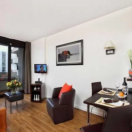 Lägenhetshotell Citadines La Defense Paris Courbevoie