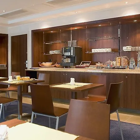 Lägenhetshotell Citadines La Defense Paris 4*