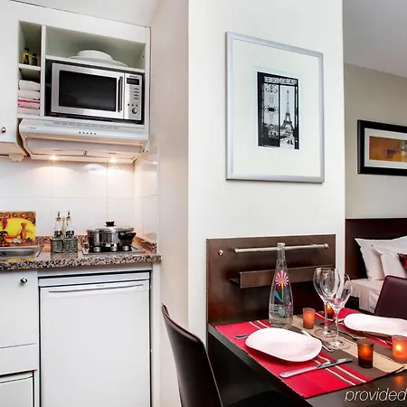 Апарт-отель Citadines La Defense Paris