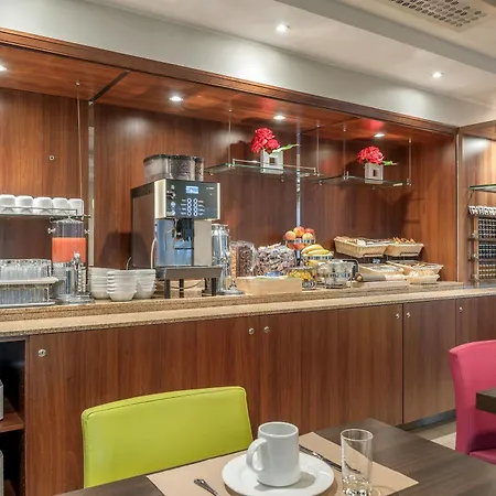 Citadines La Defense Paris 4*