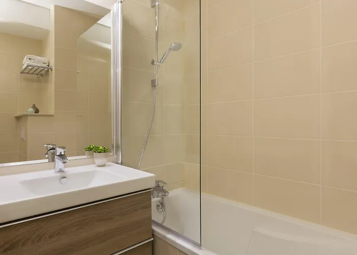 Citadines La Defense Paris 4*