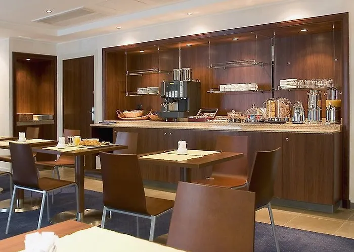 מלון דירות Citadines La Defense Paris 4*